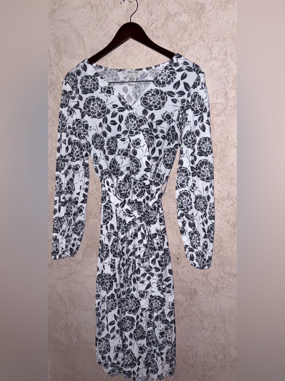Ashley & Sage Black & White Floral Pleated Dress